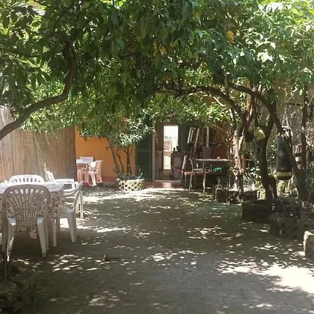 Il Giardino Nascosto 4* Nápoles