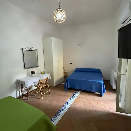 Il Giardino Nascosto 4* Nápoly