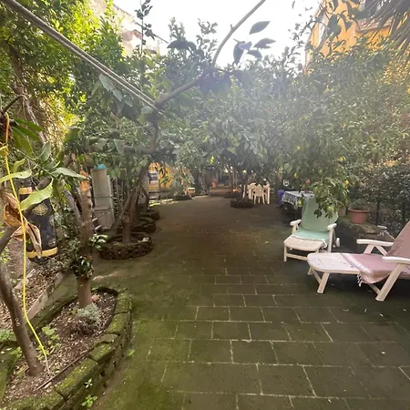 Il Giardino Nascosto 4* Nápoly