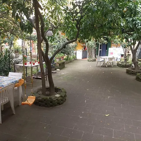 Il Giardino Nascosto 4* Nápoles