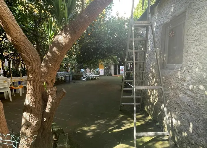 Il Giardino Nascosto Неаполь